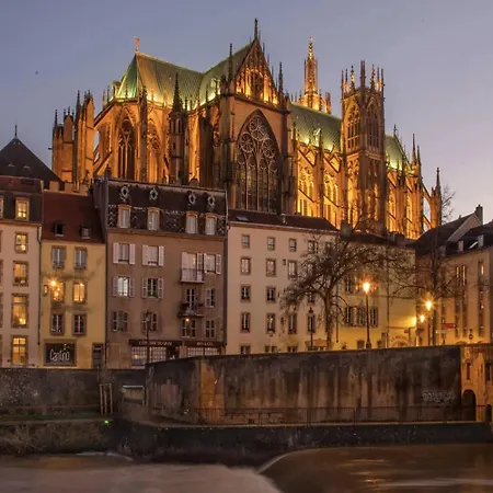 Appartement Lecathedrale : F2 Au Coeur De !